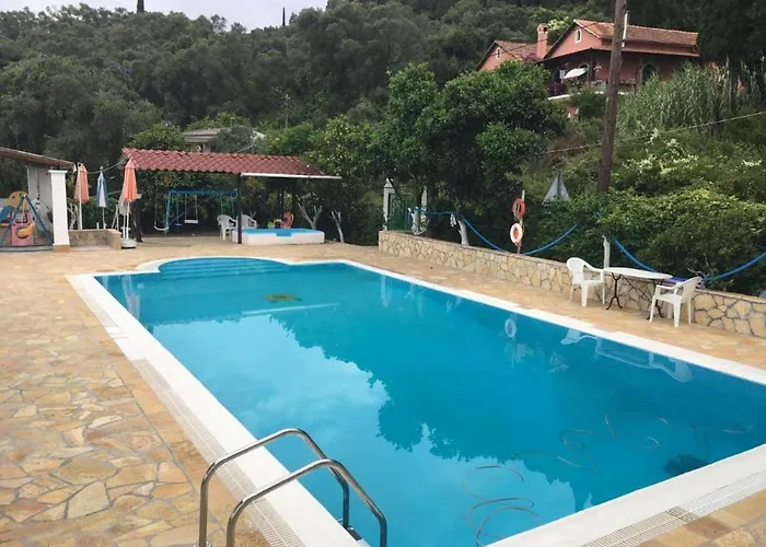 Cheerful Apartment In Mpenitses With Balcony