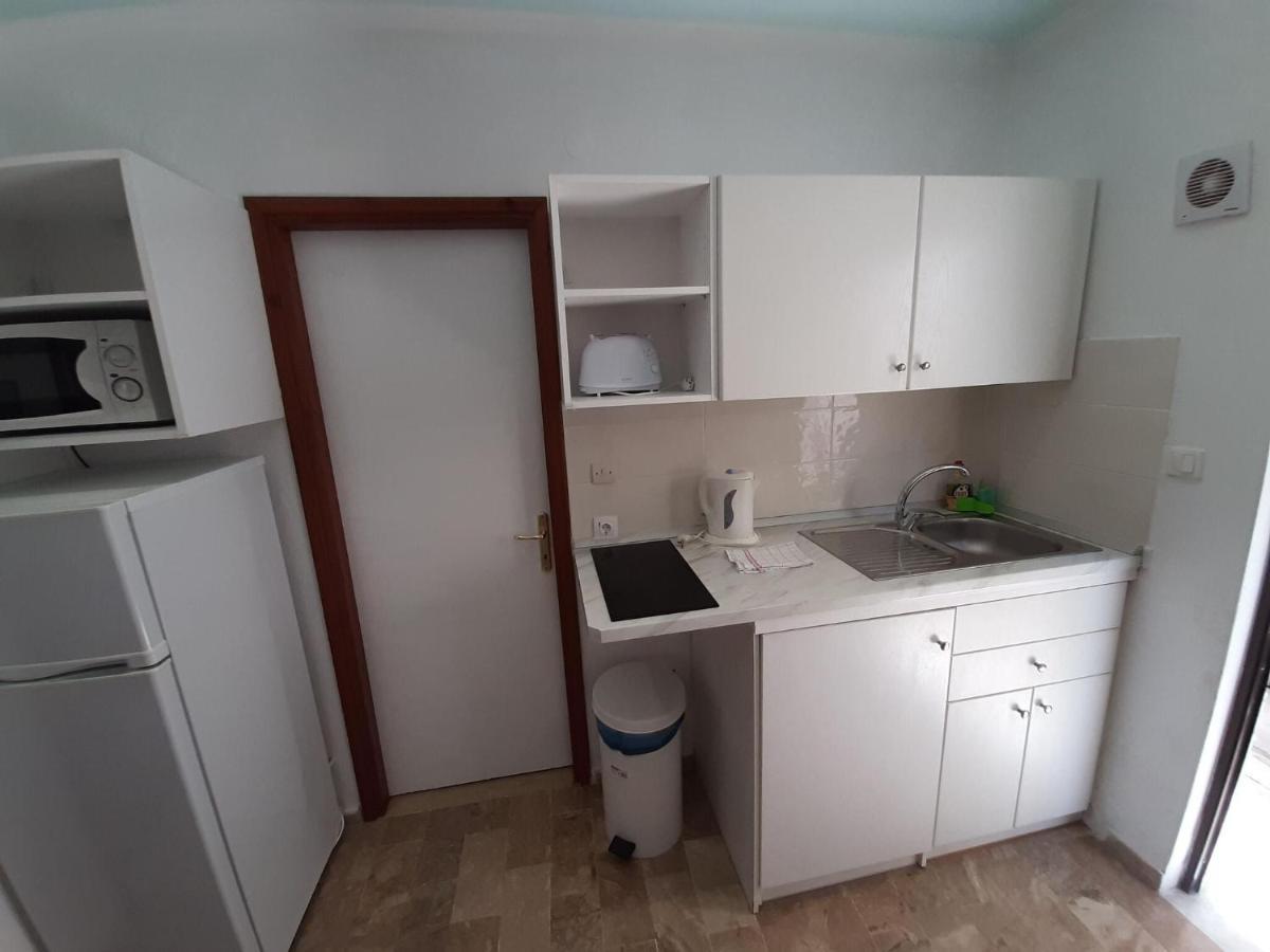 Cheerful In With Balcony Apartment Benitses (Corfu)